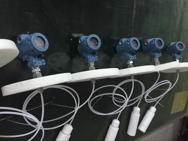 防腐投入式液位變送器價(jià)格，廠家